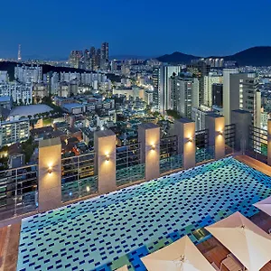 Отель Hilton Garden Gangnam